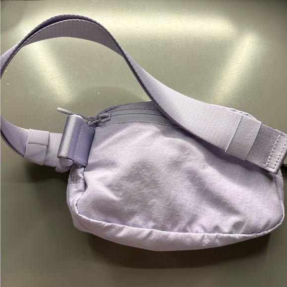 Lululemon EveryWhere Belt Bag - Picture 3 of 5